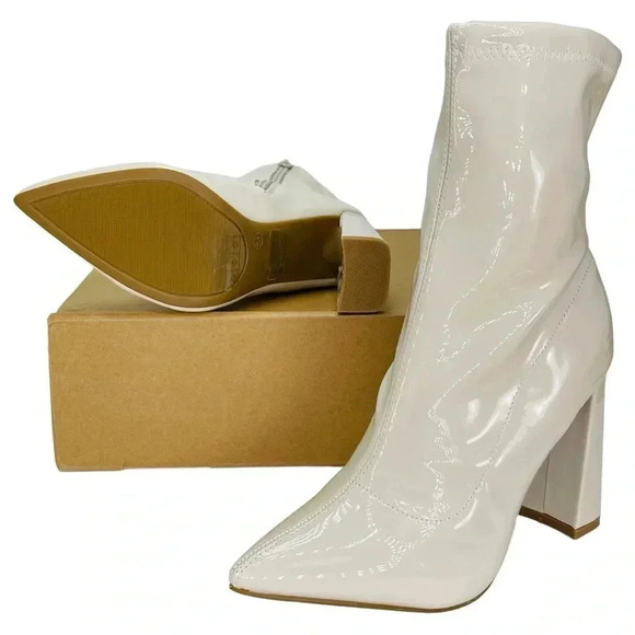 Journee Collection Veralee Ivory Womens Sock Booties Size 6.5M - Picture 10 of 11